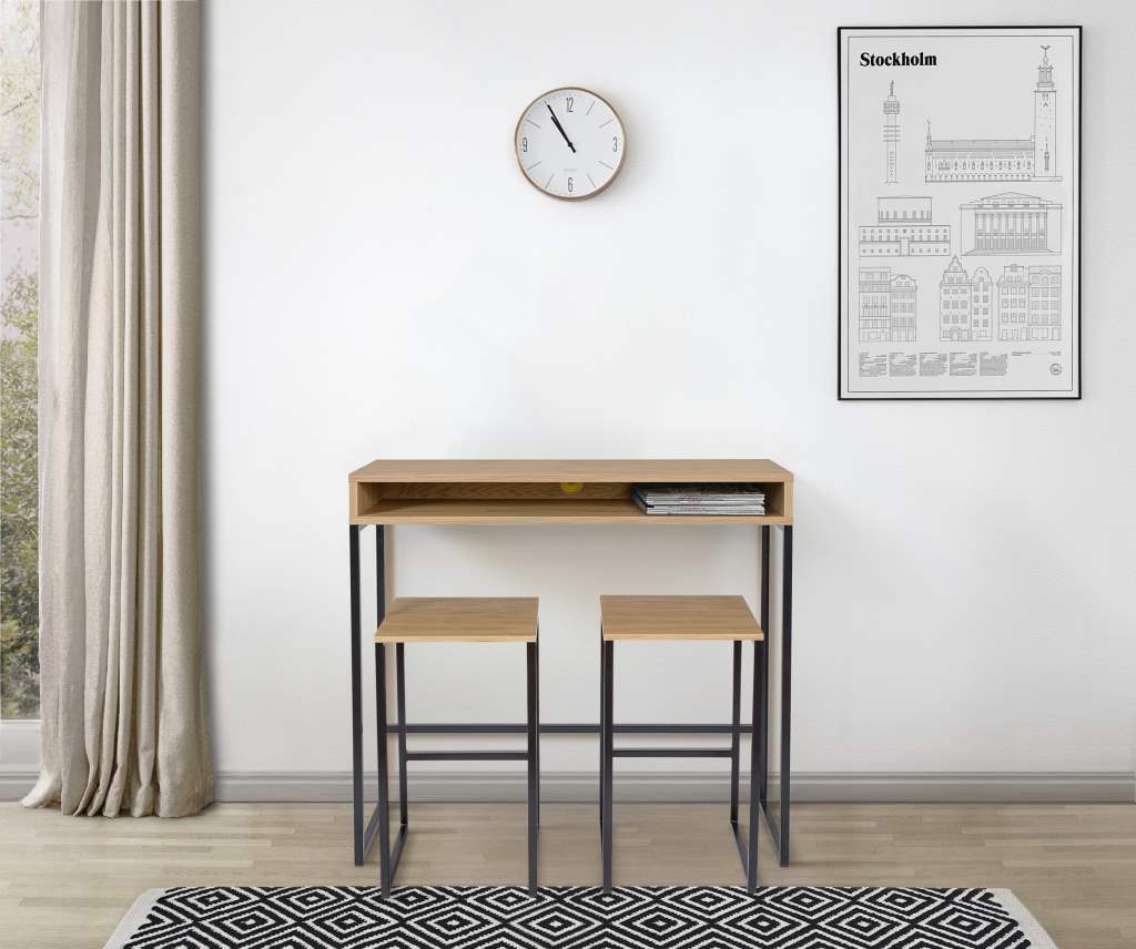 Frame työpöytä ja -tuoli kotikonttoriin.